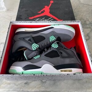 Nens Jordan's retros 4